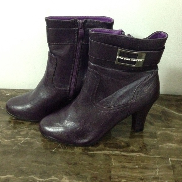 Plum heels - Picture 1 of 4