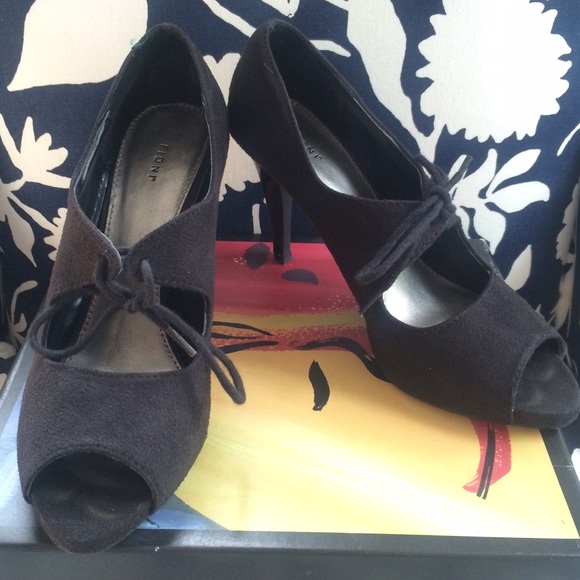 Black suede heels