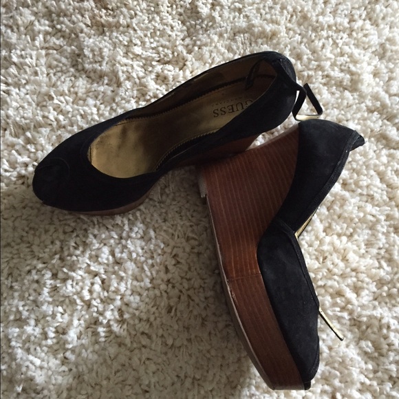 Guess Peep toe wedges