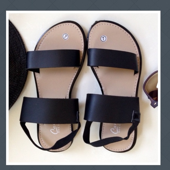 Shoes - 🌻MATTE BLACK SANDALS🌻