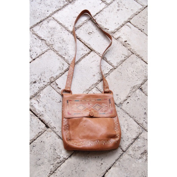 Vintage tan leather cross body bag