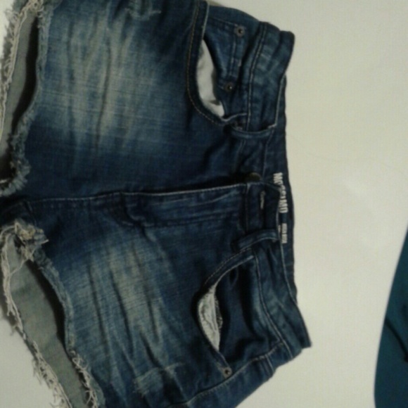 Short. - Picture 2 of 2