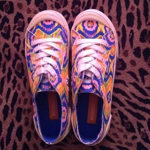 NWOT multi color tennis shoes