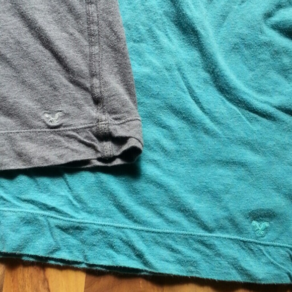**SOLD** TWO AE V-Neck Tee Shirts - Picture 3 of 4