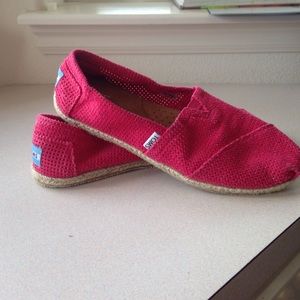 Crochet toms