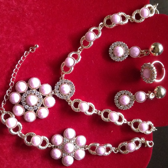 Sold in n bundle ❤️❤️❤️❤️❤️💕💕💕❤️ - Picture 3 of 3
