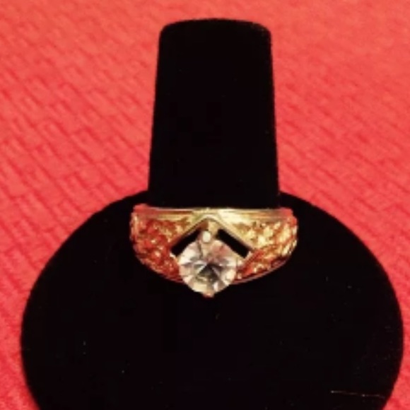 Vintage gold tone ring
