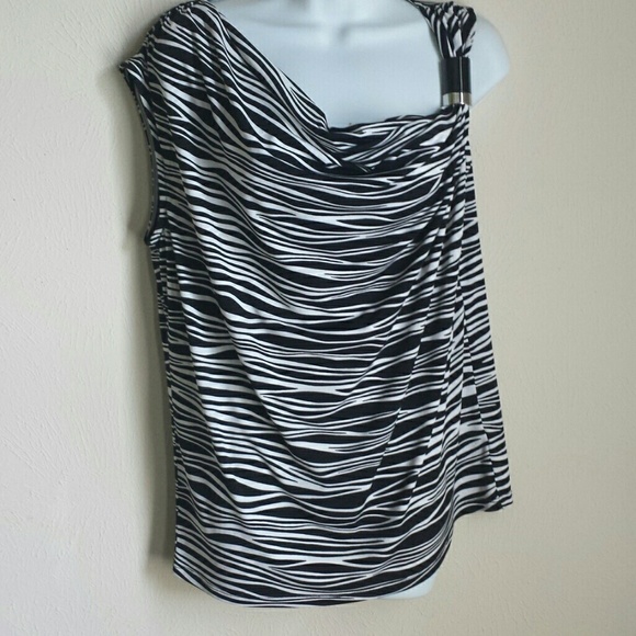 ❤❤REDUCED☆Zebra Print Draped Top