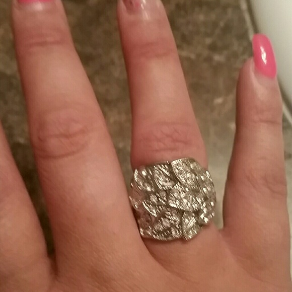 Ring - Picture 3 of 4