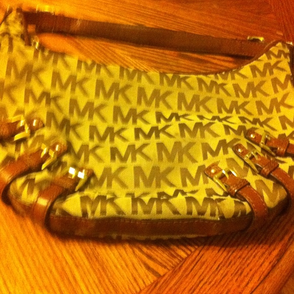 Michael Kors bag - Picture 2 of 3