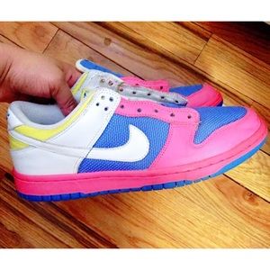 Women's NIKE Dunks