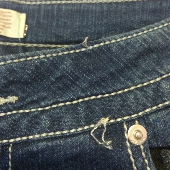 Jean Capri's - Picture 2 of 3