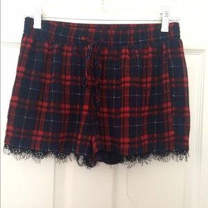 Plaid lace shorts