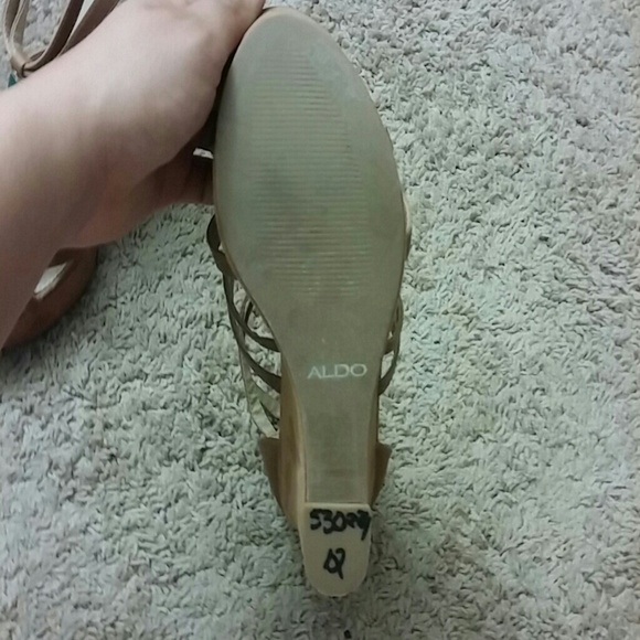 Beautiful ALDO wedges - Picture 4 of 4