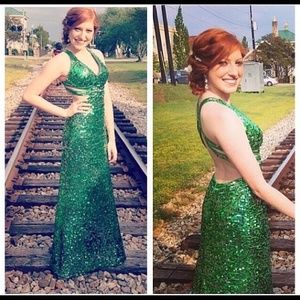 size 4 Blush prom dress