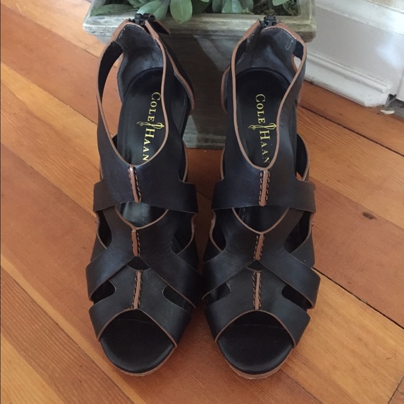 Cole Hann wedge size 7