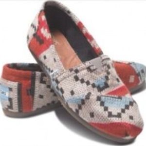 Tribal print Toms