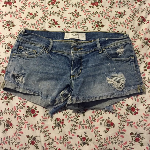 Gilly Hicks Distressed Shorts - Picture 1 of 3