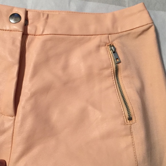 Faux leather high waisted nude/light pink shorts - Picture 2 of 4