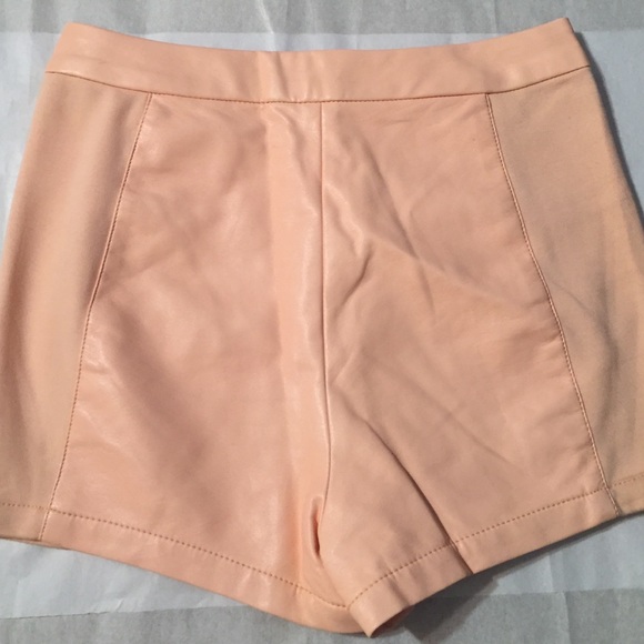Faux leather high waisted nude/light pink shorts - Picture 3 of 4