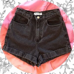 AA High-Waist Jean Cuff Short in Stone Wash Black