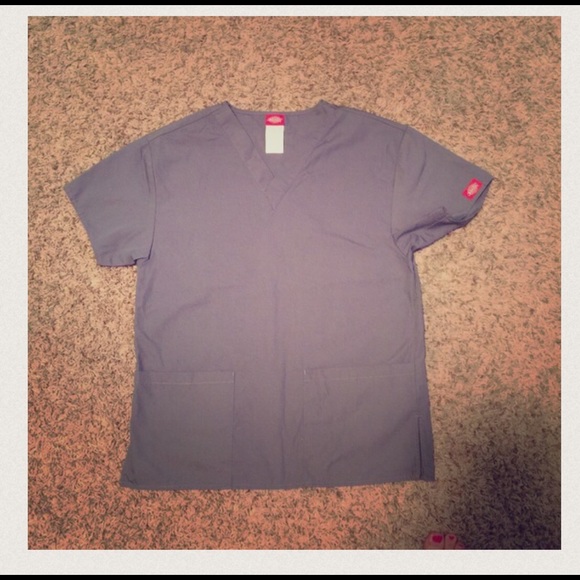 Dickies pewter scrub top 🌟