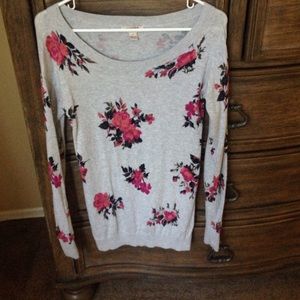 Gray floral sweater super cute!