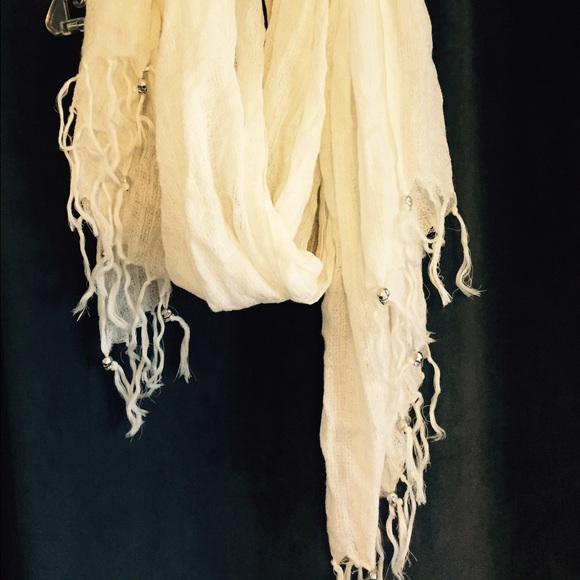 Perfect summer scarf. White with silver skulls