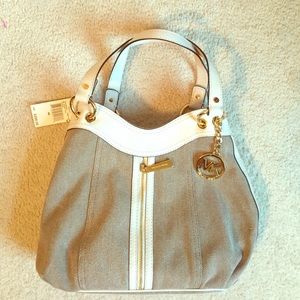 SALE! 🎉 NWT Michael Kors handbag