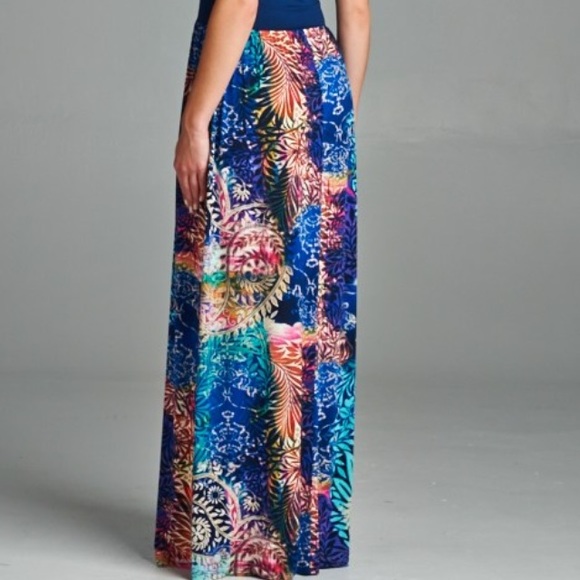 Sleeveless Maxi Dress Full Skirt S M L - Picture 2 of 2