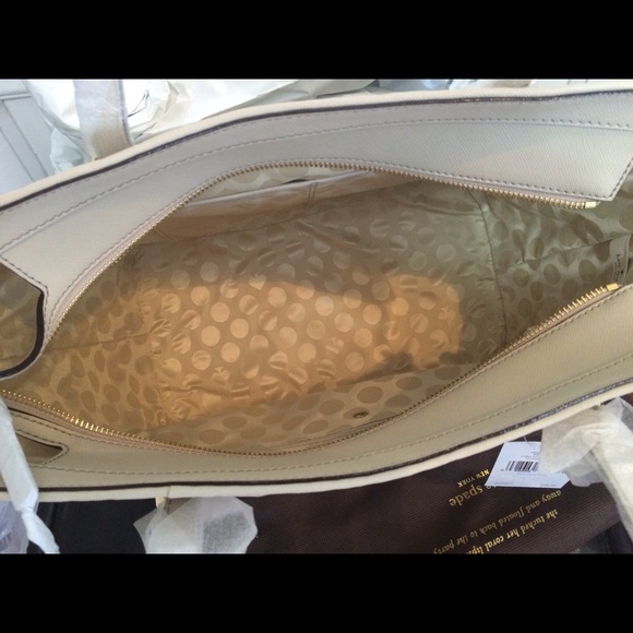 *SOLD* Crema De Vie Cedar Street Harmony Tote - Picture 4 of 4