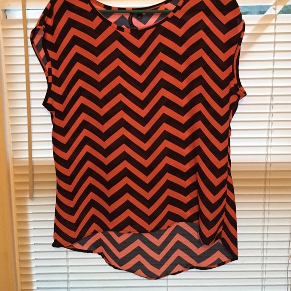 Chevron top