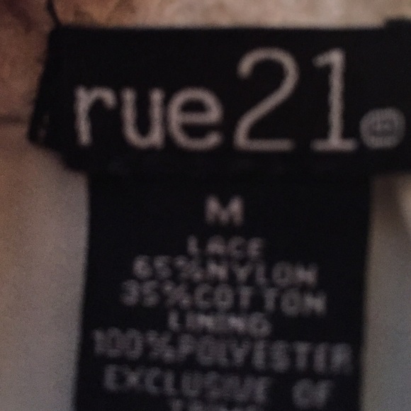 Lace shorts - Picture 3 of 3