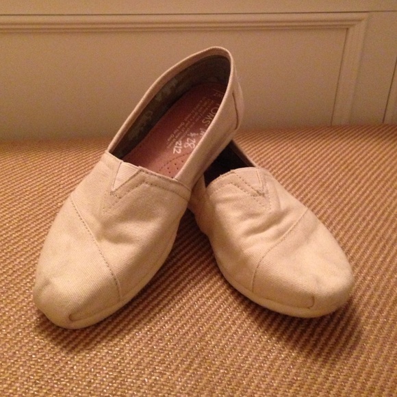 TOMS cream loafers