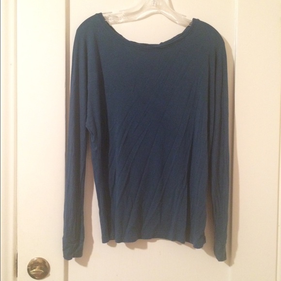 Long-sleeve blue shirt