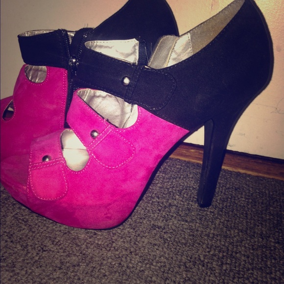 Charlotte Russe Shoes - Pink & black Charlotte Russe heels. Lightly used