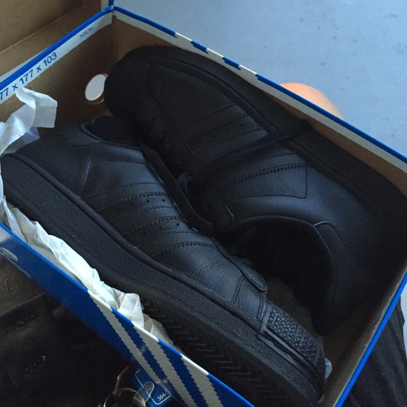 Adidas Superstars black