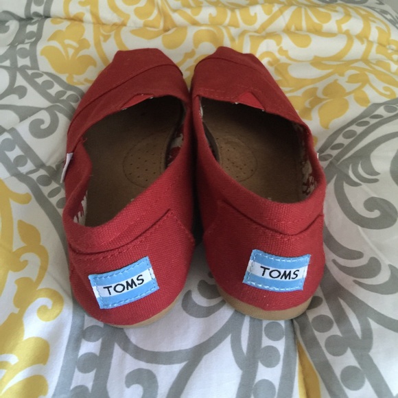 ❌SOLD❌TOMS - Picture 2 of 3
