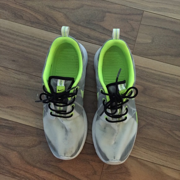 Nike women's Pulso forte Roshe - Picture 2 of 3