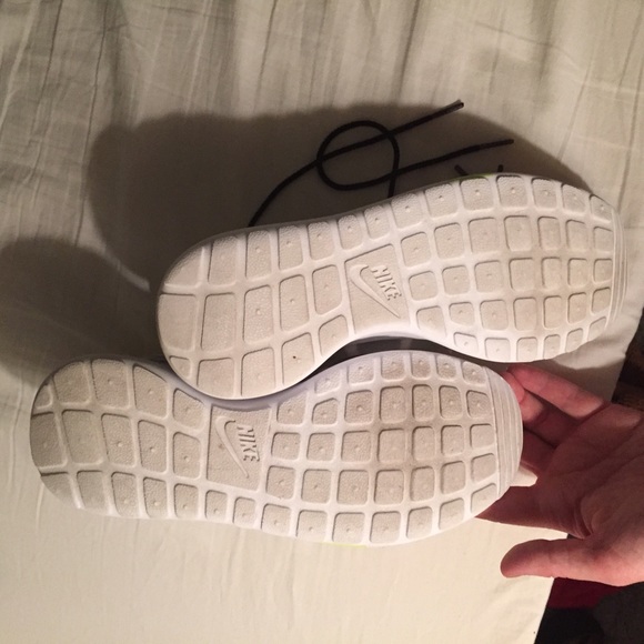 Nike women's Pulso forte Roshe - Picture 3 of 3