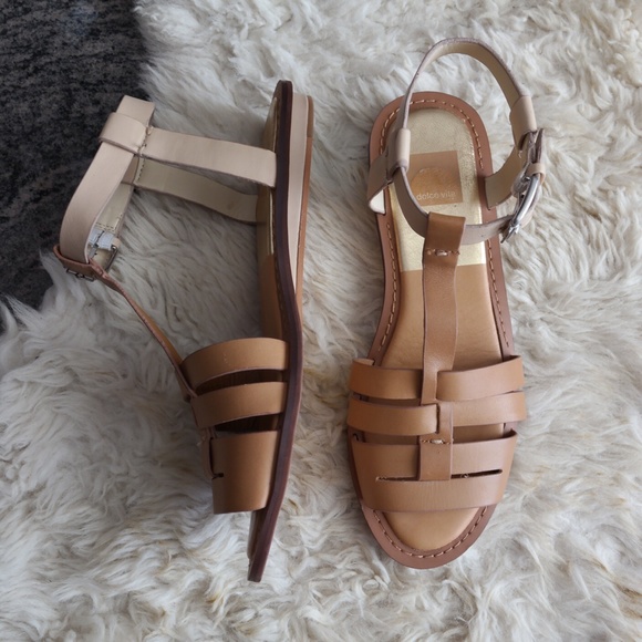 Dolce Vita Shoes - NWOT dolce vita t-strap sandal @pappas01