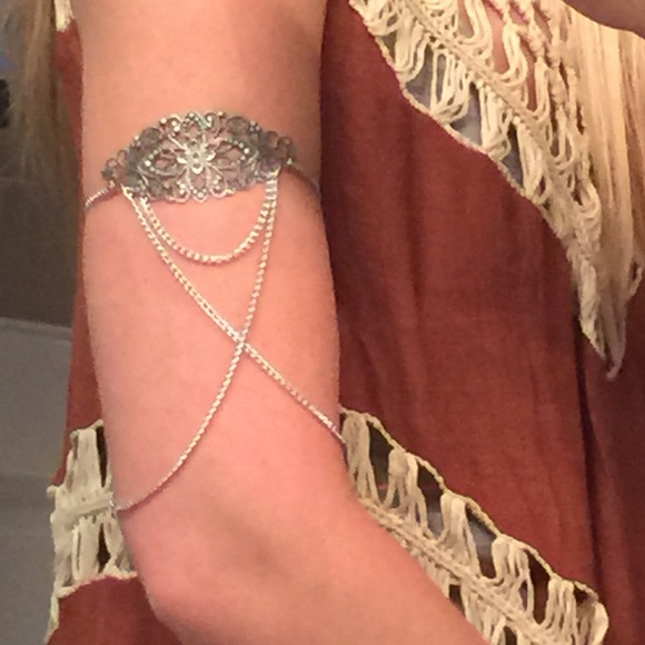 🚫SOLD🚫Boho Chic Arm Band - Picture 2 of 2