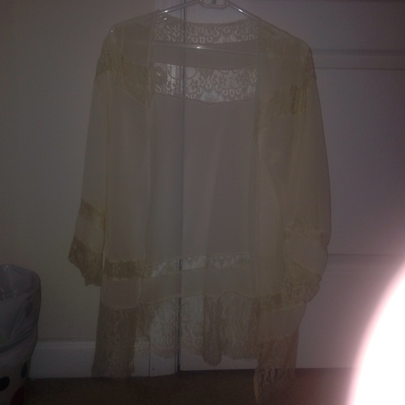 Off-white lace kimono NWT