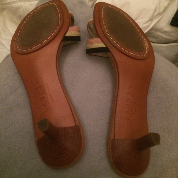 🚫SOLD🚫 Ralph Lauren SUEDE Kitten Heels 8 💐 - Picture 2 of 4