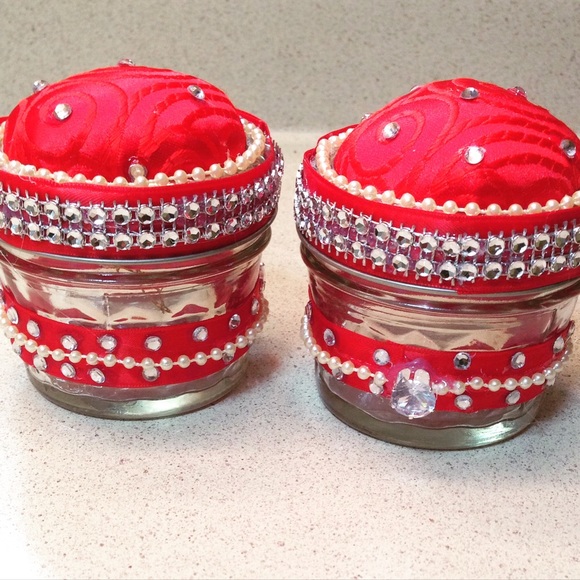 Royalty pin jar