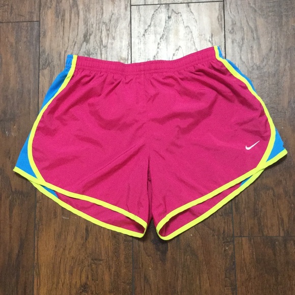 🌻Hot Pink Nike Shorts🌻
