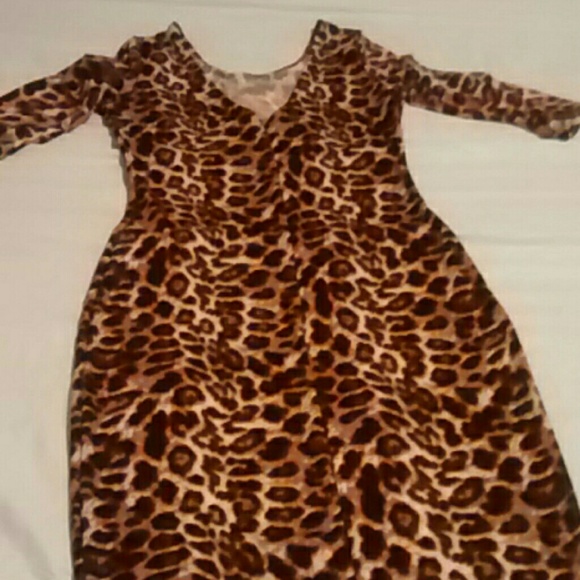 Dress - Picture 3 of 3