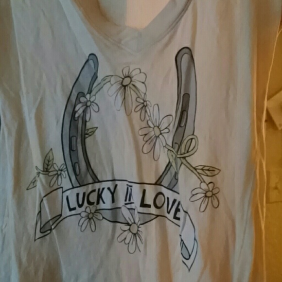 Lucky in love wild fox tee