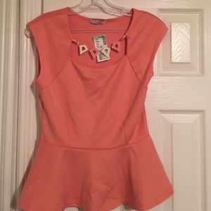 ❌SOLD❌Coral peplum top