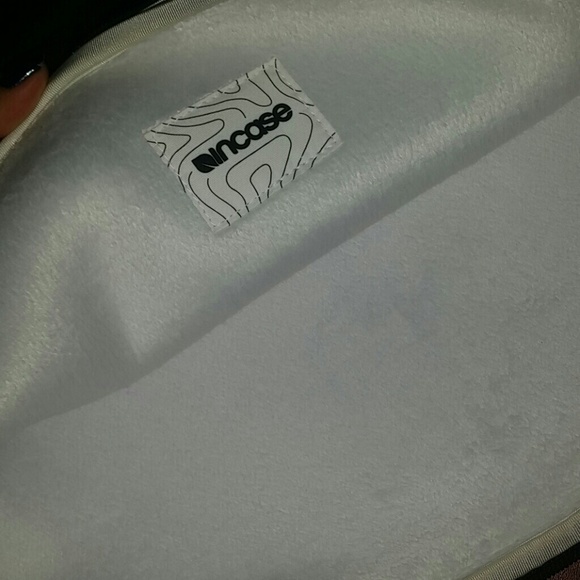 Laptop case - Picture 2 of 2